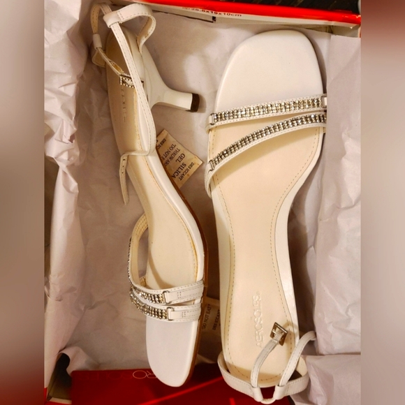 Aerosoles "Fresh Start" White Leather (Rhinestone Encrusted) Ankle Strap Sandals - Picture 9 of 11